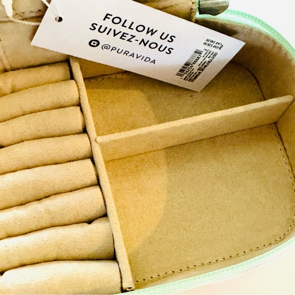 Pura Vida Watercokor Jewelry Case Set with gift bracelet and stickers - Picture 8 of 12